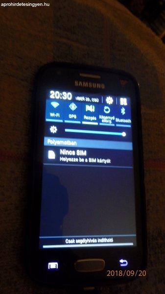 Samsung Galaxy Ace 3  	 Képernyő mérete: 4.0