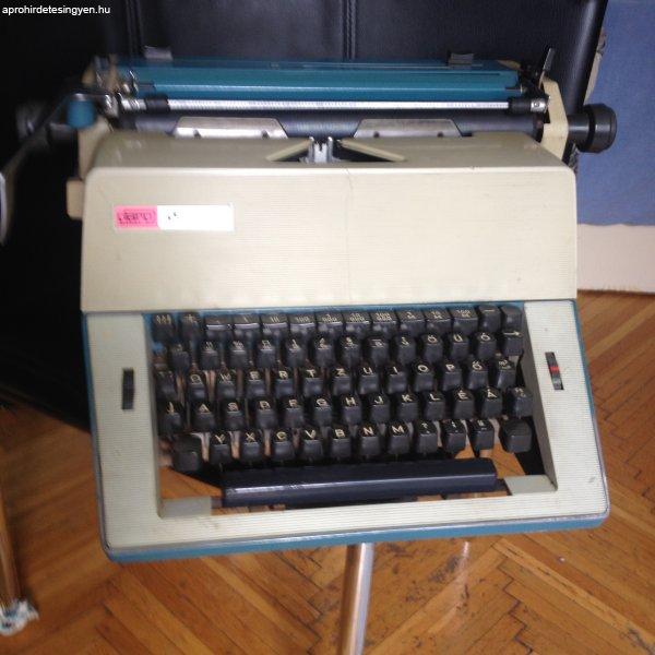 Daro Optima mechanikus írógép