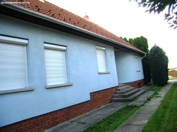 Szászvár Juhász Gyula utcai családi ház eladó!
