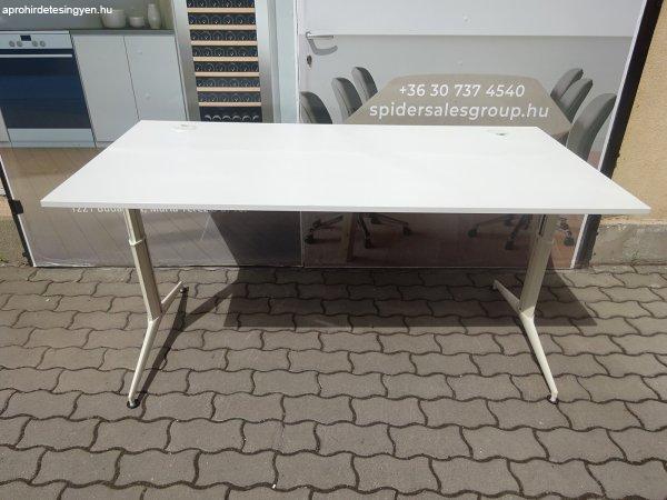 Fehér íróasztal kábelvezetővel 160x80cm, használt irodabútor