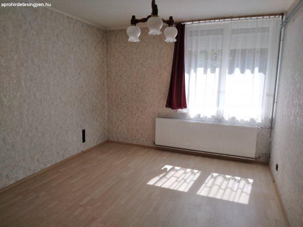 Eladó egyszobás lakás Kecskeméten Széchenyivárosban