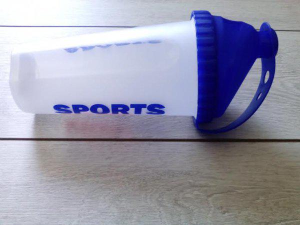 Új Sports Direct 600 ml shaker, italtartó