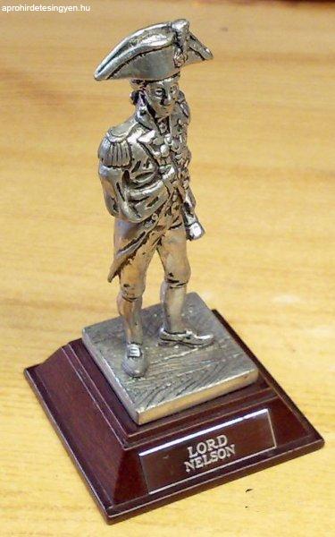 Lord Nelson, Ón kisplasztika, fa talapzaton, Angol miniatúra
