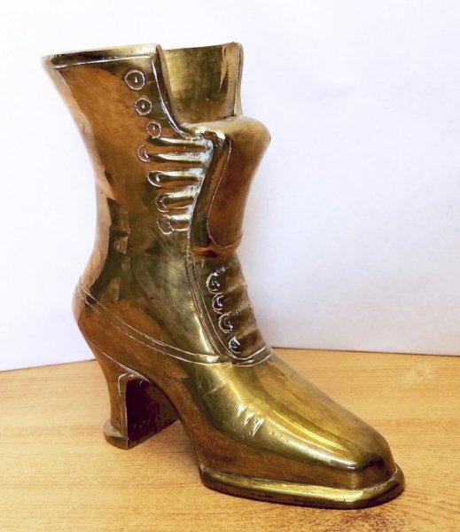 Retro viktoriánus stílusú fűzős női cipő forma váza,