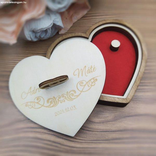 Esküvői gyűrűtartó doboz szív névre szóló