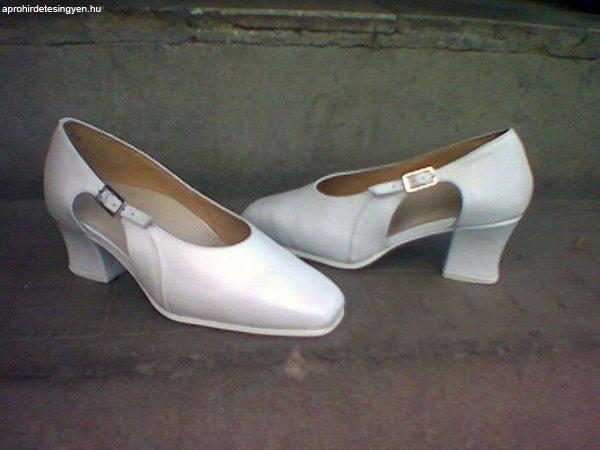 Női alkalmi cipő,42-45-ös méretig