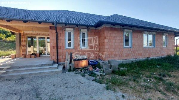 Eladó családi ház Csomád, 	Csomád