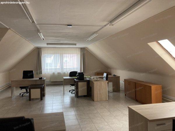 Győr-Ménfőcsanakon 2092 m2-en fekvő, 745 m2-es iroda, műhely ELADÓ!