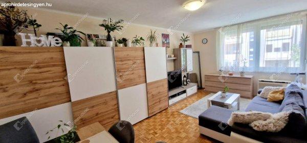 Felújított 43 m2-es lakás eladó a Bulgárföldön a Fazola Henrik utcában -
Miskolc