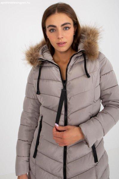 Téli kabát levehető szőrmével modell 78118 bézs
