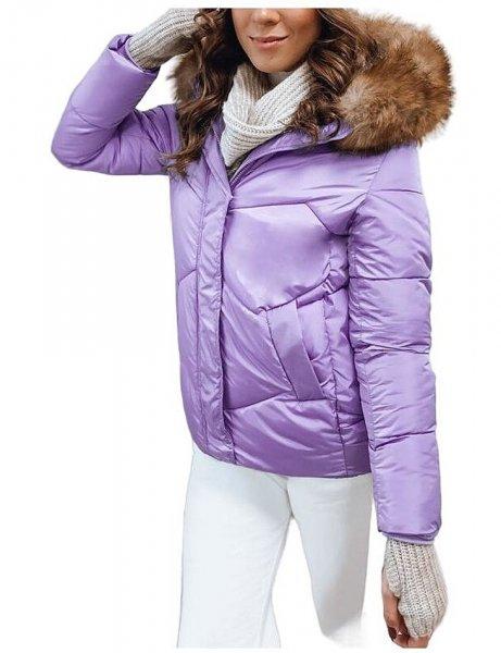 Világos lila steppelt kabát, önfejű bundával