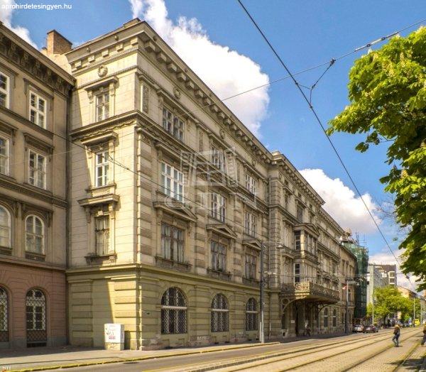 Eladó lakás Budapest, I. kerület, 	FELÚJÍTOTT  lakás a Lánchídnál
