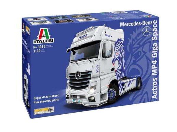 Italeri MB Actros MP4 kamion műanyag modell (1:24)