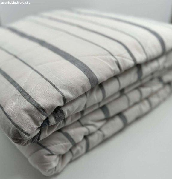 Szürke - fehér csíkos színű steppelt ágytakaró 235x250 cm