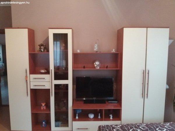 Modern szekrénysor eladó használt nyÃregyháza apróhirdetés ... Modern szekrénysor