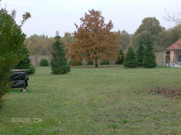 Kehidakustányban eladó telek panzió építési engedéllyel