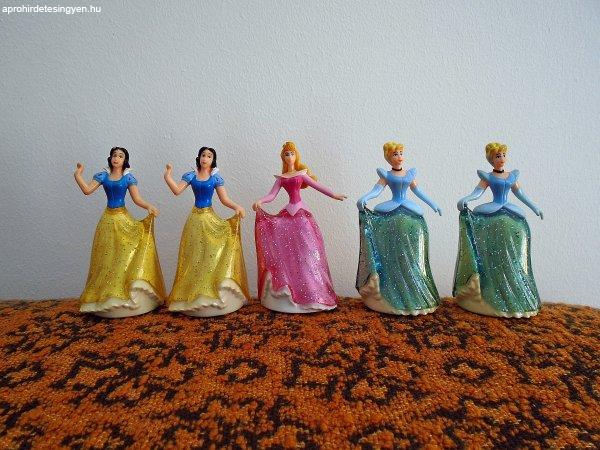 Walt Disney figurák kistáskával