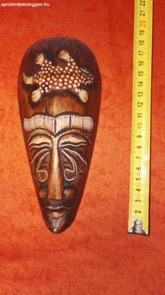 Faragott afrikai maszk (fa) 18cm eladó