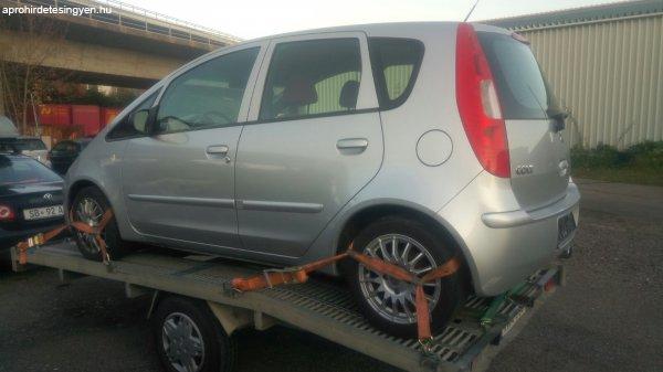 2005-ös Mitsubishi colt karosszéria alkatrészei eladók