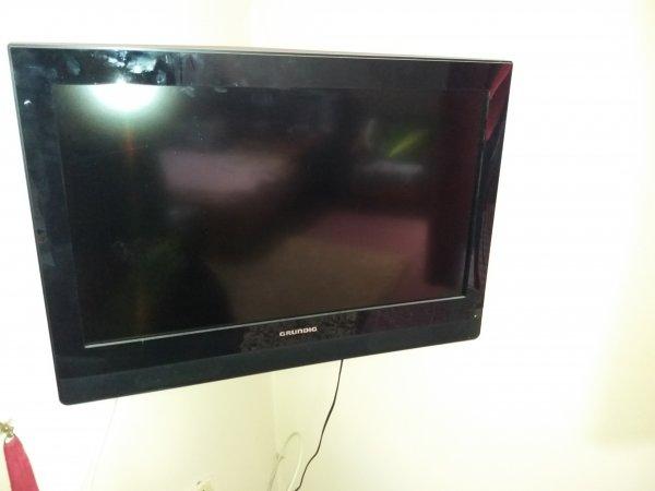 Grundig 80-as LCD tévé Érden eladó