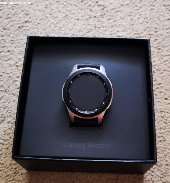 Samsung Galaxy Watch 46 mm + szilikon szíj