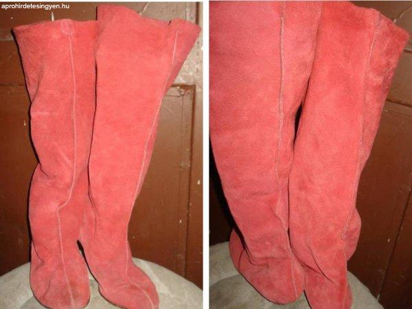80-as évekbeli, piros, női csizma Mikulás csizmának is eladó