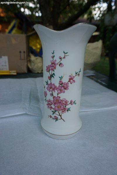 Virág mintás AQINKUM porcelán virágváza eladó.