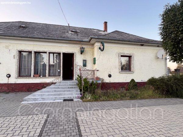 Gyóró - 140 m2es vendéglátó ingatlan eladó