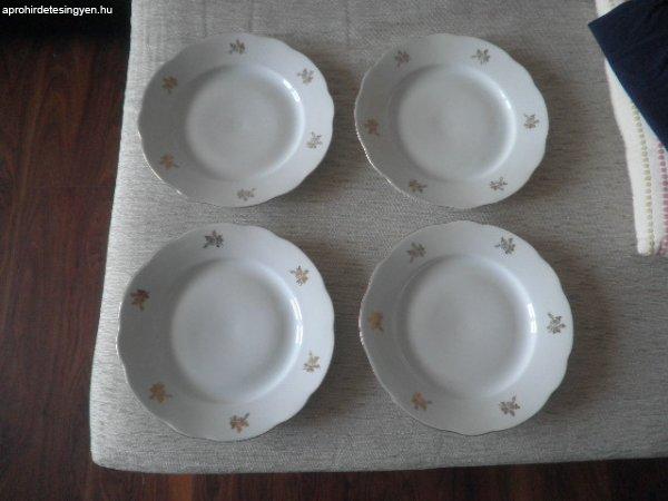 Porcelán régi tányérok 4 db