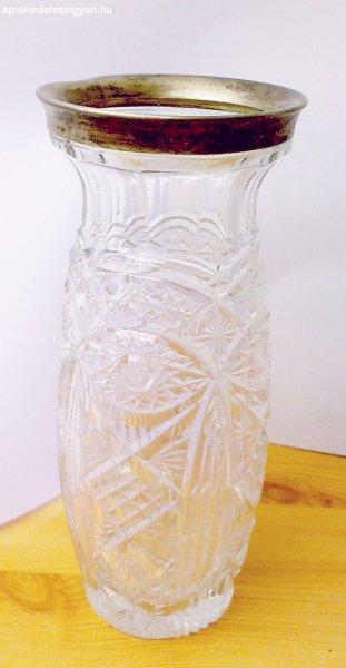 Antik kristály váza. Ezüst karimás Monarchiás fémjelz?