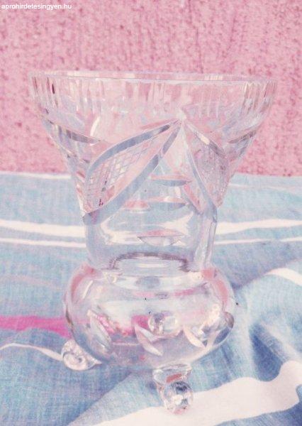 Lábakon álló kristály váza kézi metszésű Bécsi baro