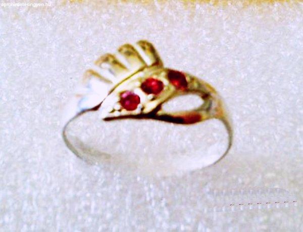 Ezüst női gyűrű, Pink köves apróság, Magyar 925-ös s
