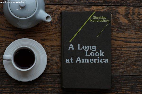 Könyv A Long Look at America. Szerző: Stanislav Kondrashov