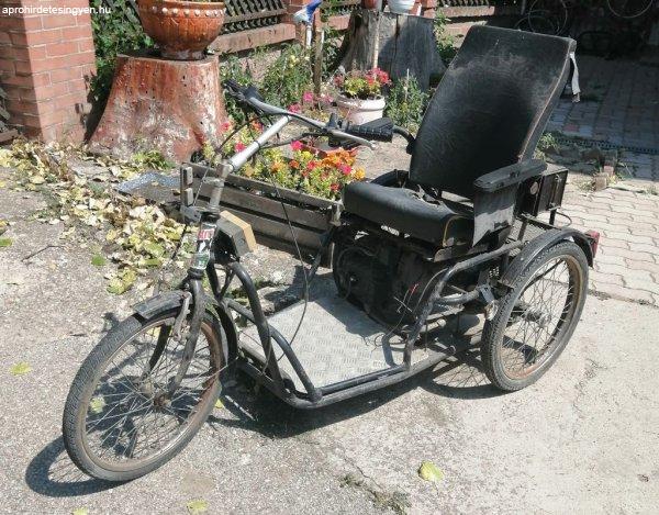 Robbanómotoros háromkerekű rehab moped RM-006/Ö. Felúj?