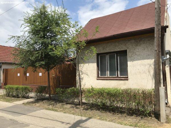 Debrecen Dobó utcán felújítandó családi ház eladó