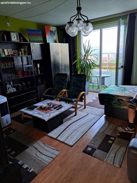 Veszprémi, 54 m2-es lakótelepi lakás kiadó
