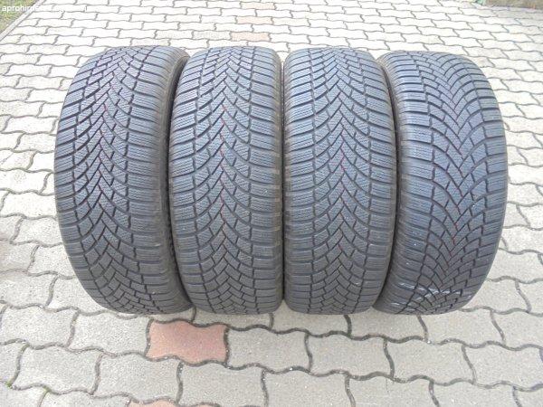 225/55 R 19-es Bridgestone újszerű téli gumi eladó