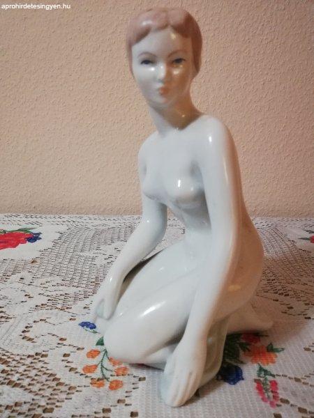 EREDETI AQUINCUM porcelán figurális szobor, akt. 22cm