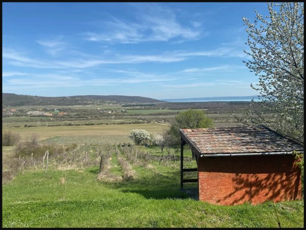 KERESEK - panorámás telket - csendes helyen