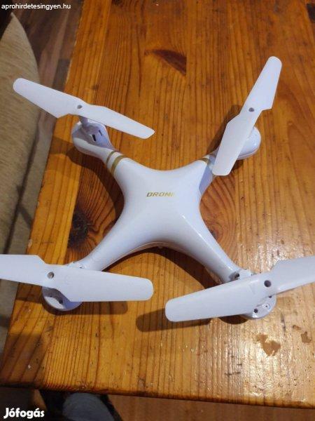 Eladó kamerás drone tartozékaival