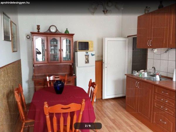 Debrecen, Homokkertben 2 szobás családi ház eladó!