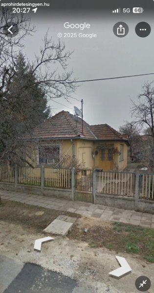 Eladó ház az írók utcájában