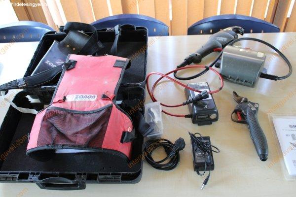 Szőlőhöz elektromos metszőolló és kötöző