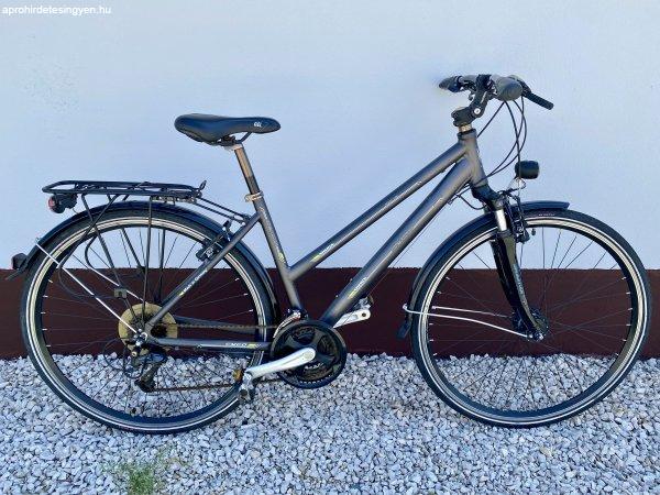 Cyco 28-as aluvázas agydinamós minőségi Trekking kerékp