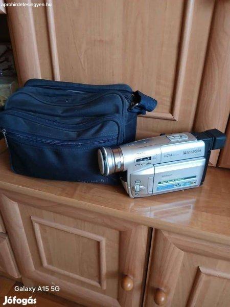 Eladó.Panasonic videokamera,tartozékaival