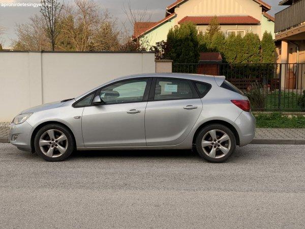 Opel Astra J