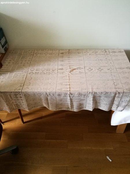 Csipketerítő