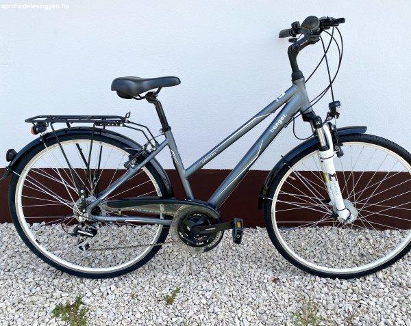 Benger 28-as aluvázas agydinTrekking kerékpár Shimano Deo