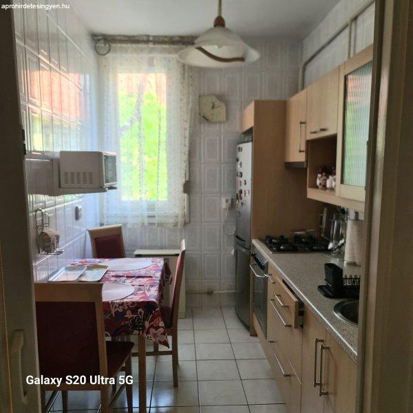 Pesterzsébet központban kétszobás lakás eladó