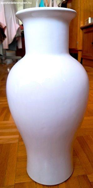 Porcelán váza 32,5 x 10,5 cm eladó.